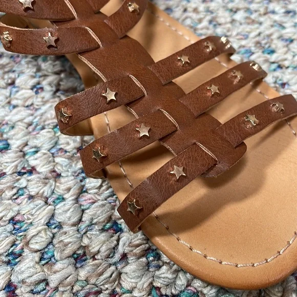 Open toed star sandals - Picture 2 of 6